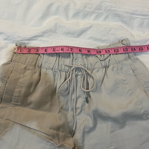 Loft, 100% Lyocel, drawstring waist shorts. Size S - Picture 7 of 9